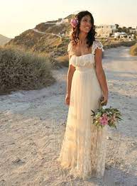 Choice Of Beautiful Shoes For A Beach Wedding Pilihan Sepatu Cantik Untuk Pernikahan Pantai Ch Wedding Gowns Destination Wedding Dress Wedding Dresses Simple