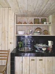 Photo Petite Cuisine Ces 19 Petites Cuisines Qui Ont Du Charme Idees Kitchenette Choses De Cuisine Cuisine Rustique