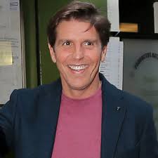 Primer parte médico de Manuel Díaz 'El Cordobés' tras su operación de cadera