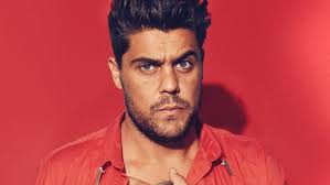 Dan Sultan apologises for 'disrespectful' Cairns show, postpones remaining  dates