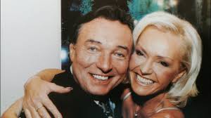 He was an actor and composer, known for плохая компания (2002). Karel Gott Hluboko Hluboko The World We Knew 2002 Youtube