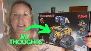 Amazon.com: AoHu STEM Robot Building Toys, 4in1 Remote & APP-Controlled  Wall Robot/Stunt Car/Triangle Robot Toys Set, Creative Gifts for Boys Girls  Kids Aged 6 7 8-12, New 2023 (560 Pieces) : Toys