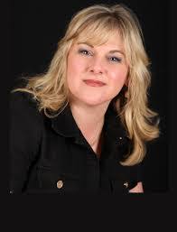 Bernadette Warner's Instagram, Twitter & Facebook