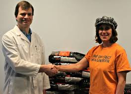 How does the kc pet project help animals? Pets In Poverty Local Vet Clinic Helps Feed Furry Friends Urbandale Ia Patch