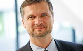 Instant and easy personal loans from indusind bank. Es Gibt Nichts Fur Lau Nirgendwo Interview Mit Easycredit Teambank Vorstand Christian Polenz It Finanzmagazin