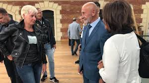 Reviczky Gabor Fideszes Kampanyarc Lett Negy Nappal Azutan Hogy Onkormanyzati Lakasba Koltozhetett 24 Hu