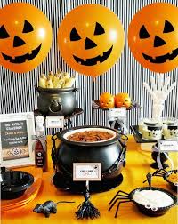 Halloween Deko Basteln Und Feierstimmung Kreieren Halloween Deko Halloween Deko Basteln Halloween Deko Ideen
