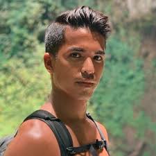 Kyle Cabral (@Kyleesie)