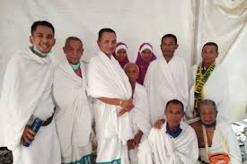 Ketika wukuf di arafah disunahkan memperbanyak doa dan zikir. Jamaah Gorontalo Utara Dalam Kondisi Sehat Saat Wukuf Di Arafah Antara News