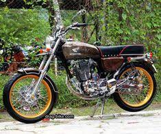 Honda cb150r streetfire merah hasil karya adhi wicaksono ini tampak sangat gahar. 86 Honda Cb 100 Ideen Motorrad Honda Cb Cafe Racer