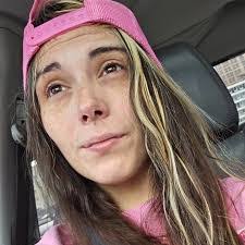 Toni Lynn's Instagram, Twitter & Facebook