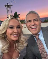 Behind the scenes. Snacks, tanning, and always laughter when getting glam  😜 #RHOC #reunion Hair: @princeangelll ❤️ Makeup: @glambypamelab ❤️