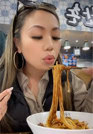 H Mart Food Hall in Quincy, Massachusetts. @Paik’s Noodle @bb.q Chicken US  #hmart #jajangmyeon #noodles #korean #koreanfood #koreanfriedchicken