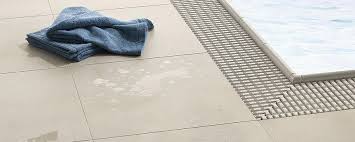 Wir zeigen umfangreiche kollektionen von keramikfliesen mit glanzoptik bis hin zu von beton inspiriertem feinsteinzeug im urbanen stil. Deutsche Steinzeug Ihr Fliesenleger Aus Schonefeld Ot Grossziethen Feba Fliesen