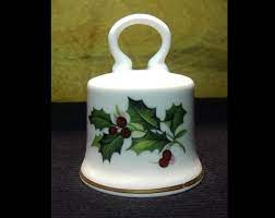 Ceramic Holly Bell With Berries Vintage Christmas Gift Etsy Etsy Candles Christmas Bells Bell Ornaments