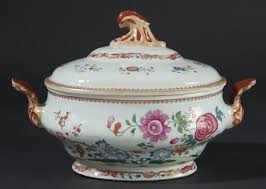 Chine Terrine Ovale Couverte En Porcelaine A Decor Polychrome Des Emaux De La Porcelaines Anciennes A Pescheteau Badin Porcelaine Decoration Terrine