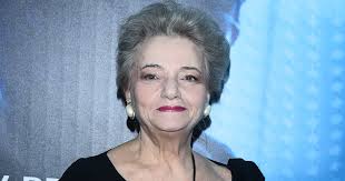 Anna Seniuk pojawiła się z ręką na temblaku. Aktorka przeszła zabieg