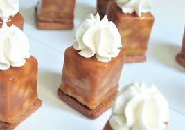 Recette Des Delicieux Cubes De Tarte Tatin Revisitee Sous Forme De Mignardises Pate Sucree Cubes Pommes Ta Recette Mignardise Tarte Tatin Gateaux Et Desserts