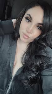 Eliza Ashley's Instagram, Twitter & Facebook