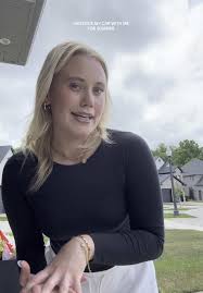 She was not amused… | Waifuandrea (@waifu.andrea)