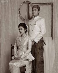 Lokasinya terletak di tengah kota yogyakarta. 22 Ide Jawa Wedding Perkawinan Pernikahan Gaya Pengantin