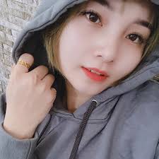 Sữa rửa mặt Elly white