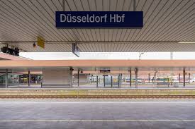 FileBahnhofsschild Dsseldorfjpg - Wikimedia Commons