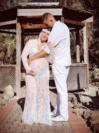 Pin By Yamary Farinas On 8 Months Pregnant Photo Couple Photos Wedding Dresses