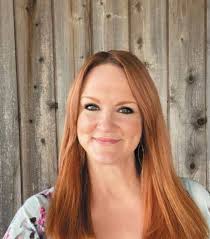 Describe wedding cake in one word?