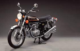 Stuck In The Middle The 1977 Honda Cb550k Classic Japanese Motorcycles Motorcycle Classics Japanese Motorcycle Vintage Honda Motorcycles Honda Motorcycles