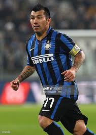 Gary medel, 33, from chile bologna fc 1909, since 2019 defensive midfield market value: Gary Medel En El Milan Inter Futbol Deportes Milan