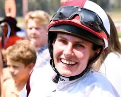 Kelsey Munger Makes It Look Easy