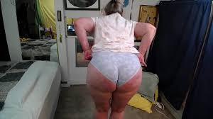 1075 Marios custom video with a a pair of granny panties in the mail to  him. Come get my kisses - XNXX.COM