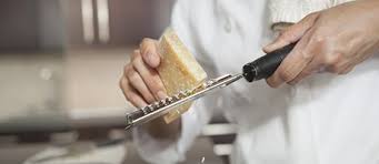 Meilleurduchef.com magasin et spécialiste de la vente d'ustensiles de cuisine depuis 2001. Ustensiles De Cuisine Professionnels Les Essentiels Metro