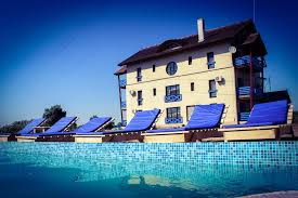 Pe parcursul transferurilor si al excursiilor in delta, in cele 4 zile veti parcurge cu barcile. Pensiunea Obretin All Inclusive Mila DouÄzeci Si Trei Romania Booking Com