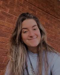 Zoe Garrett's Instagram, Twitter & Facebook