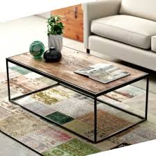 Özellikle doğal ahşap sehpa modelleri, işlevselliğinin yanı sıra dekoratif amaçlı olarak da tercih edilmektedir. Metal Ahsap Orta Sehpa Cot1