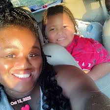 What neighborhoods in Charleston have the best Halloween decorations?