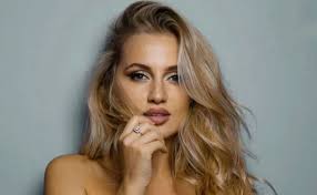 Ka whakatau ia ki te wehe, koinei te take kaore e taea e Beniada te noho ki  Albania