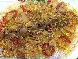 طبق اليوم بالصور مقلوبة اللحم بالأرز البسمتي Food Middle Eastern Recipes Recipes