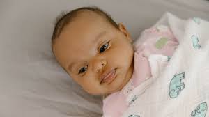 How Many Swaddling Blankets Do I Need? Here's How Many To Put On Your  Registry