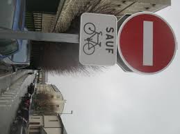 Centre des impots de blois. Des Cyclistes Peuvent Etre Genes Par Des Ruptures D Itineraires Blois Rue D Auvergne Violence Routiere 41 Bougez Autrement A Blois Bougez Autrement Dans Le Val De Loire