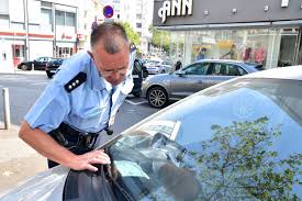 Mit dem verwarnungsgeld in höhe von fünf bis 35 euro werden kleine verstöße gegen das straßenverkehrsrecht geahndet. Mehr Privatanzeigen Gegen Falschparker 50 Prozent Folgenlos