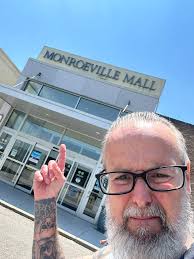 Looking for a FREE place to take Christmas Photos? Stop by The Monroeville  Marketplace , and use our free background to take the perfect pictures!  Located