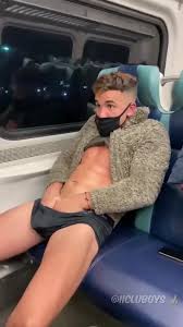 Jacking on the train - ThisVid.com