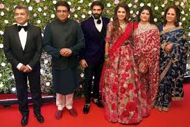 Raj shrikant thackeray (born swararaj shrikant thackeray; Look Who Turned Up For Mns Chief Raj Thackeray S Son S Wedding Rediff Com India News