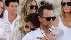 Johnny hallyday enregistre en 1994, à los angeles rough town. Mathieu Alterman Le Probleme De David Et Laura C Est Pas L Argent La Femme De David A 100 Fois Plus D Argent Que Johnny