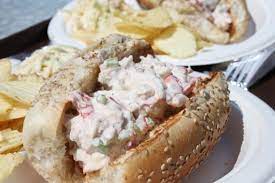 The Best Lobster Rolls In The Hamptons New York The Infatuation Lobster Roll Best Lobster Roll The Hamptons
