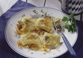 Schwabische Maultaschen Aus Dem Spezialitatenland Bayern Rezept Schwabische Maultaschen Lebensmittel Essen Rezepte