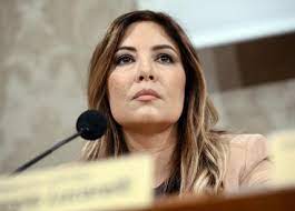 La giornalista e opinionista di ballando con le stelle ha infatti parlato per la prima volta di un amore tossico vissuto dopo la fine del suo matrimonio, intorno ai 30 anni. Selvaggia Lucarelli Il Mio Amore Tossico 10 Anni Di Violenza Psicologica Affaritaliani It